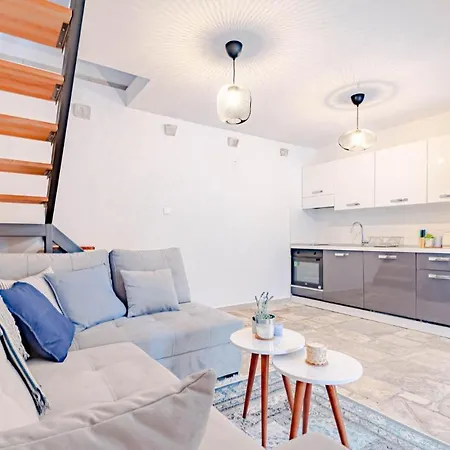 Dom wakacyjny Beautiful In W/ Jacuzzi, Wifi And 2 Bedrooms