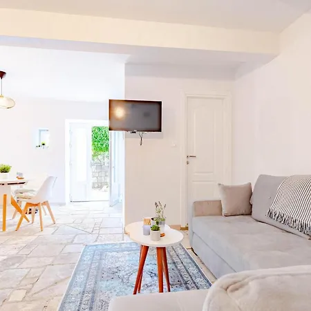 Beautiful In W/ Jacuzzi, Wifi And 2 Bedrooms Dom wakacyjny Orebić