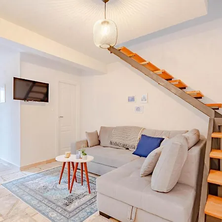 Dom wakacyjny Beautiful In W/ Jacuzzi, Wifi And 2 Bedrooms Orebić